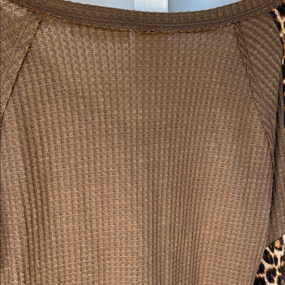Brown Ribbed Blouse with Leopard Print Sleeves - Picture 8 of 10